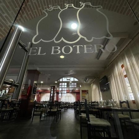 Hostal El Botero Monreal del Campo Exterior foto